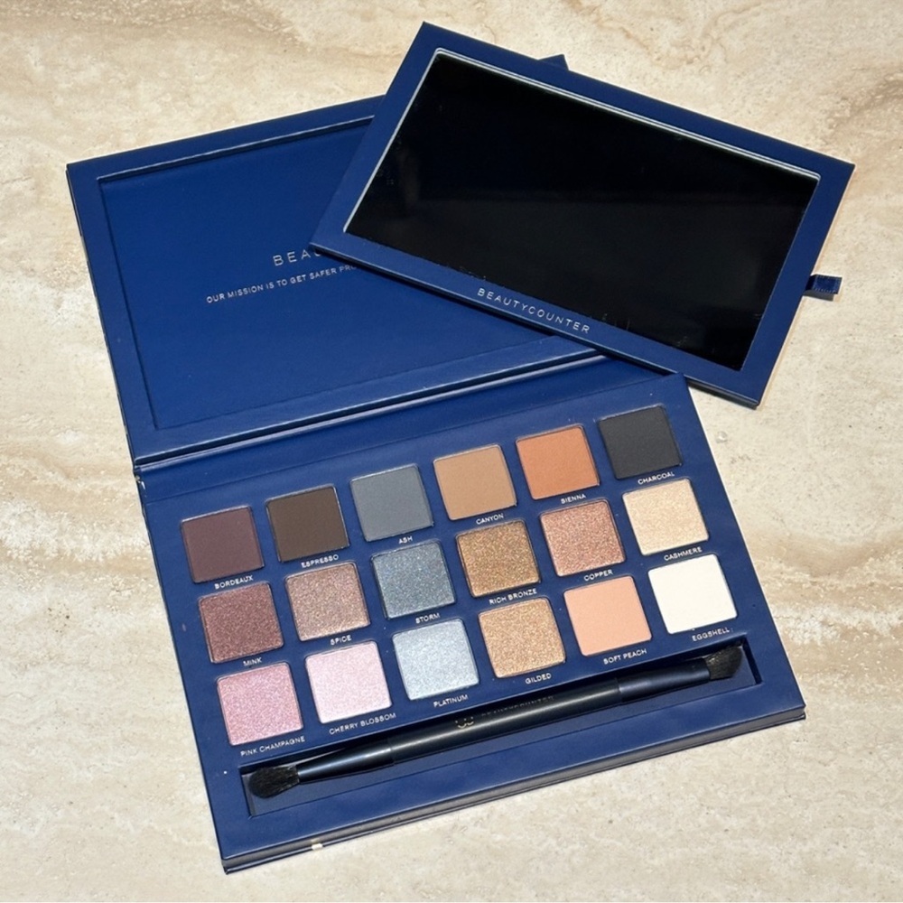 RARE Beautycounter Ultimate Nudes Eyeshadow Palette - Picture 2 of 7